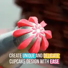 Decorating with piping tips